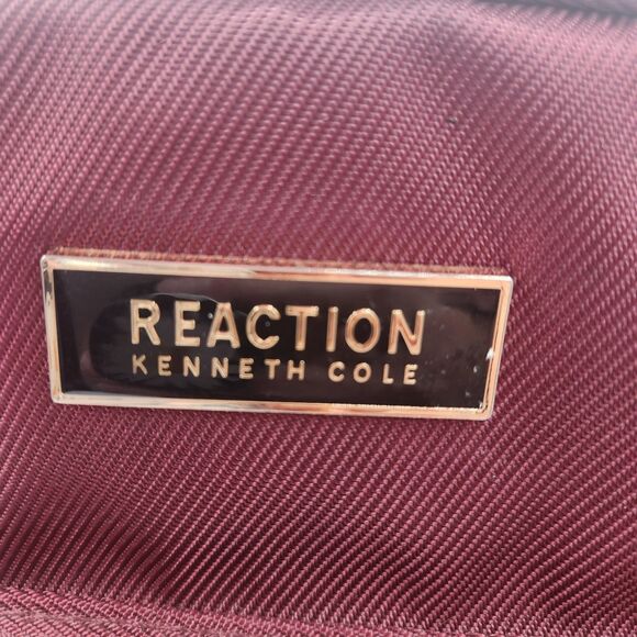 Kenneth Cole Reaction Back Pack Burgundy 15"x11"x7" Outer & Inner Pockets - Picture 2 of 16